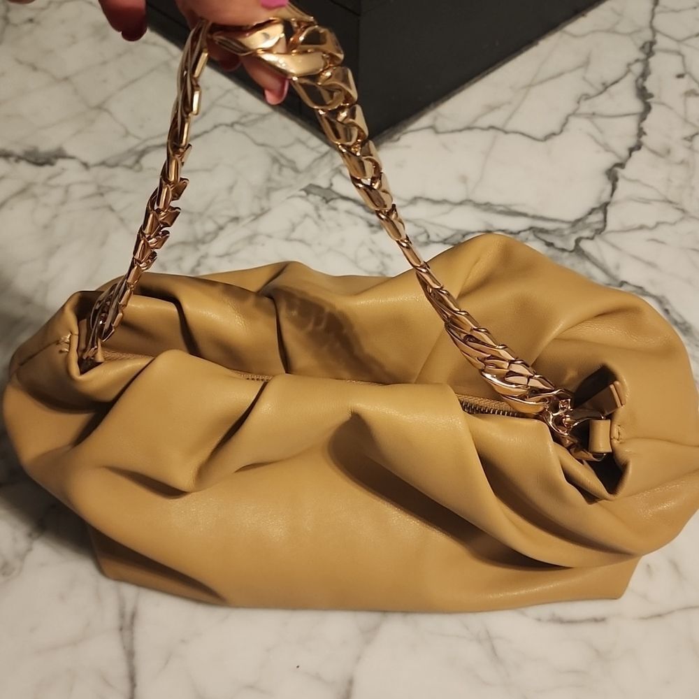 Mango gold chain pouch purse - Picture 2 of 6